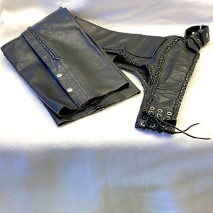 Women’s leather chaps, small